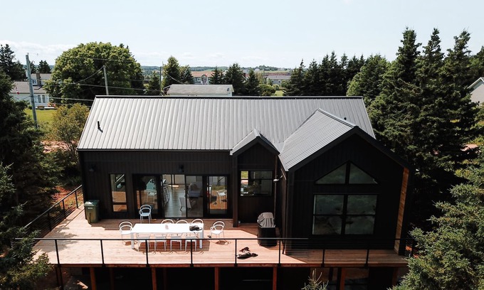 Bayview House | Lupine Cottage - Tranquil Oceanside Home in Cavendish