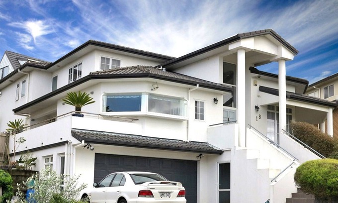 Henderson Bed & Breakfast | Lush & Co Auckland Bed & Breakfast