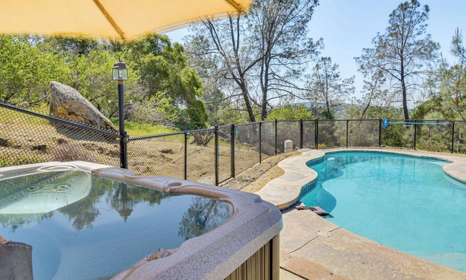 Yosemite Lakes House | Lush Coarsegold Getaway w/Private Pool & Patio