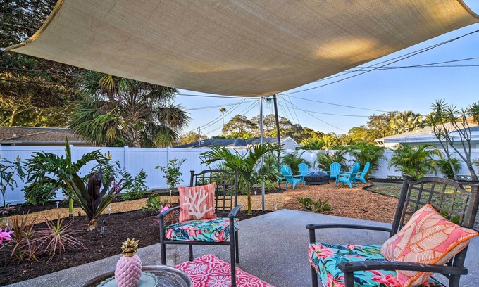 Seminole House | Lush Seminole ‘Surf Inn’ w/Backyard Fire Pit!