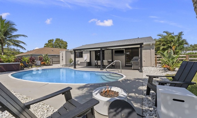 Port Saint Lucie House | Lush | Tropical | Modern Home w/Heated Pool & Spa