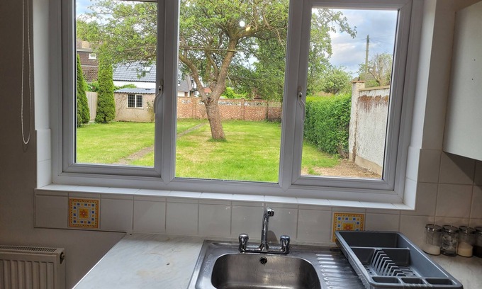 Luton Apartment | Luton City Escape - Modern 1BR Apartment