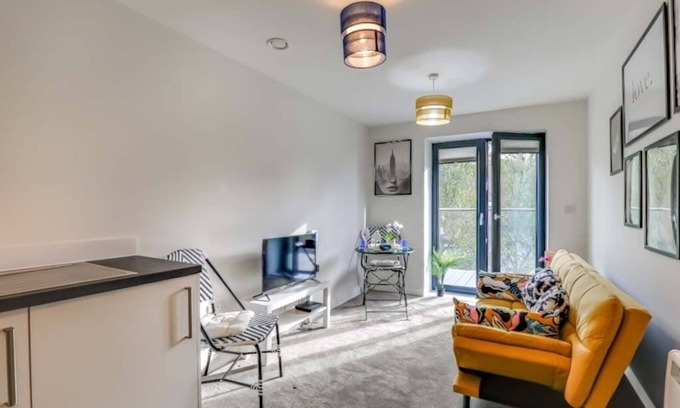 Luton Apartment | Luton Cozy and Lovely Stay for Contractors