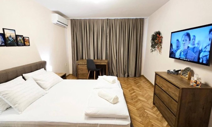 Veliko Tarnovo Center Apartment | Lux 2-bedroom apartment with WiFi, AC in enjoyable Veliko Tarnovo