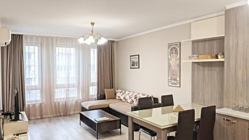 Plovdiv Center Apartment | Lux 2 Central Apartment with Garage