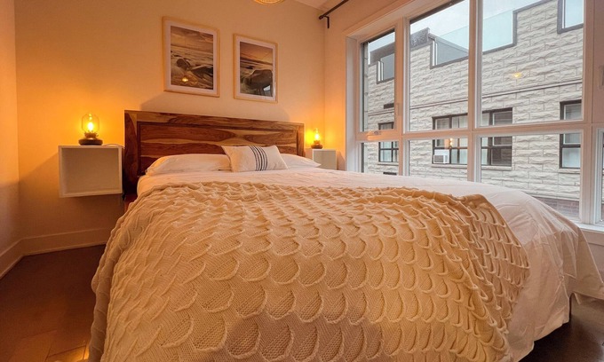 Cote-Des-Neiges—Notre-Dame-De-Grace Apartment | LUX 2 new bedrooms*Stunning Terrace*Gym*