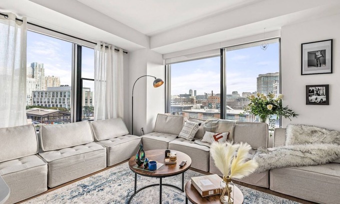 East Cambridge Apartment | Lux 3 Bedroom Apartment Boston