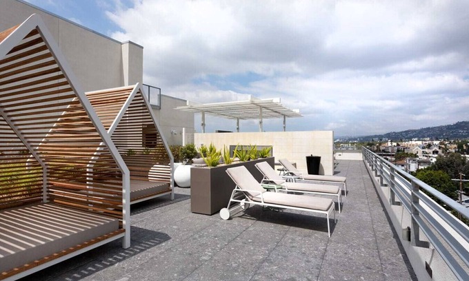 Carthay Circle Apartment | Lux 3 Bedroom in Hollywood w/Parking & Balcony!