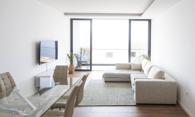 Praia Apartment | Lux 3-BR: Panoramic Sea View & Rooftop Pool