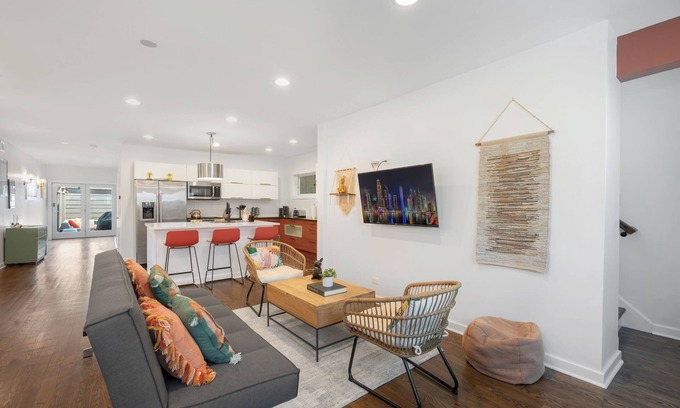 Pulaski Park House | LUX 3-Level Chicago Home +garage & patio
