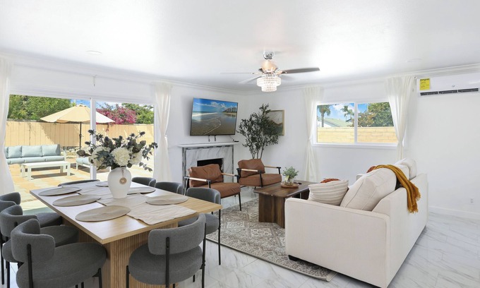 Mesa Verde House | LUX 4-bedroom house on Marshfield with Private Gate and Spacious Backyard