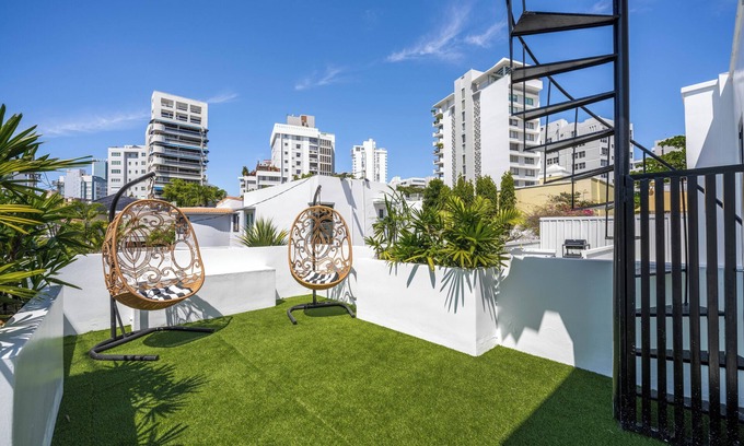 Condado House | Lux 6-bed villa with WiFi, generator and AC in enchanting San Juan, Puerto Rico