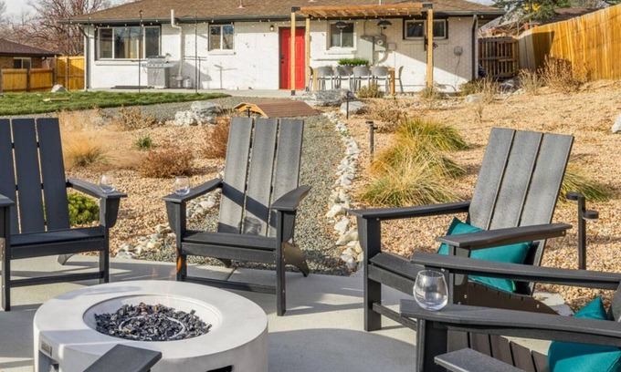 Alta Vista Area House | LUX 6BR Retreat/Sleeps 14/Large Backyard/HotTub & FirePit/15 Mins to DEN