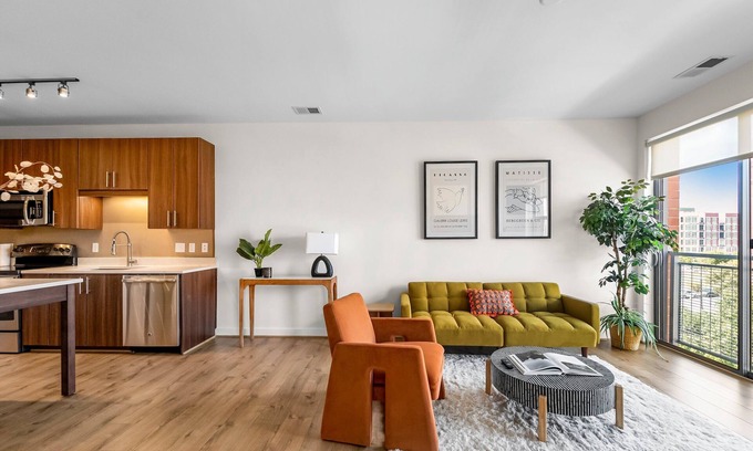 Jefferson Manor Apartment | Lux Alexandria 1-Bedroom Arlington, VA near Airport and Crystal City Center