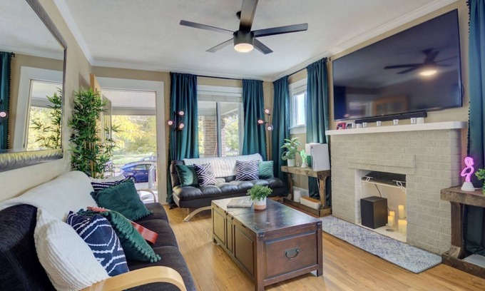 Curtis Park House | Lux Bach Retreat: Prime Location, 420ok! Sleeps 20