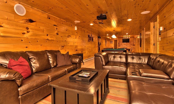 Hickory Hills Cabin | Lux Cabin-5min to SKI SLOPES, BIG game room/Bar, BB Court, HOT TUB, FIRE PIT!