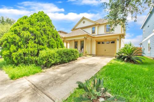 Houston Ski Chalet | Lux Comfy Home Mins To NW Med Hospital Airport!