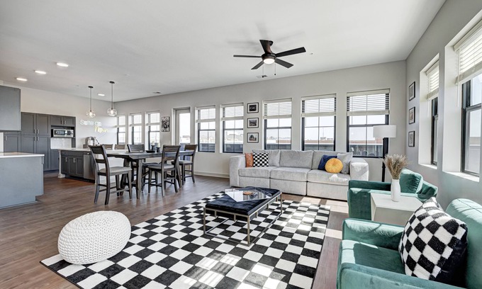Speedway Condo | Lux Condo in Speedway 5 miles from Downtown Indy!