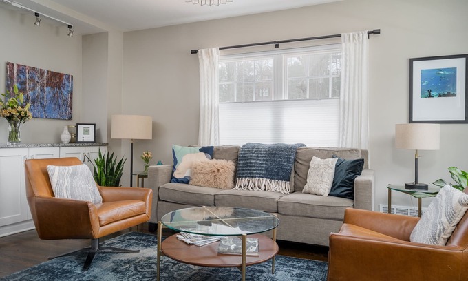 Piedmont Heights House | Lux Family-Friendly Midtown Bungalow 2BR- 2BA - 5 min walk to the Beltline
