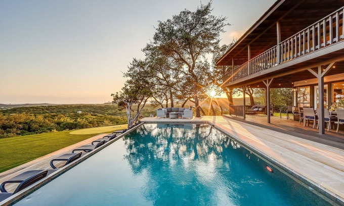 Leander House | Lux, Hot tub, Infinity Pool, Putting Green