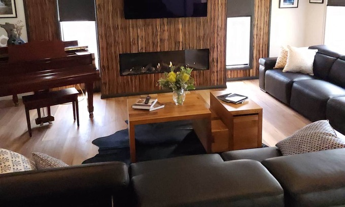 Wilburville House | Lux Lakeview Haven: Chic 2-BR Home Central Highlands