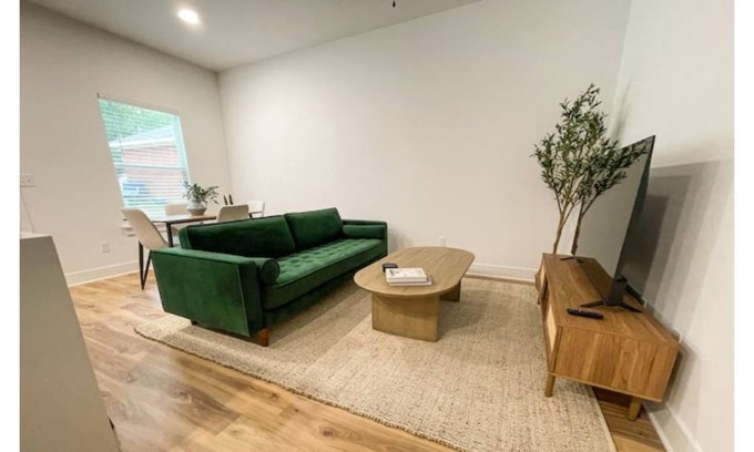 Dothan Condo | Lux Living near Downtown Dothan & Hospitals