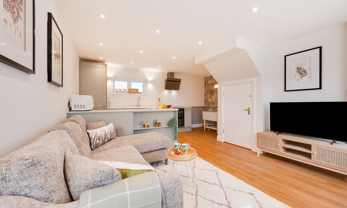 Martlesham Heath House | Lux Lodge - One Bedroom House, Sleeps 2
