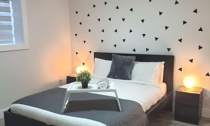 Delta Apartment | Lux Modern 2BR Radiant Suite+Free Parking