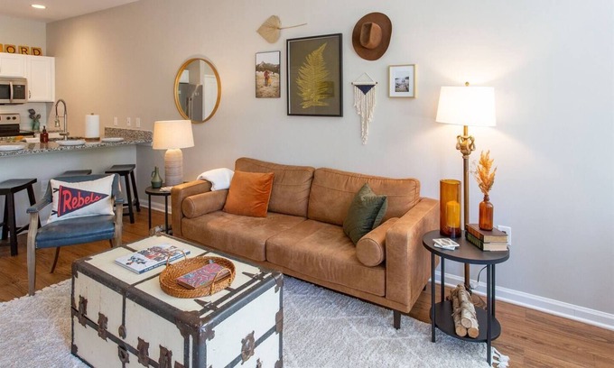 Oxford Cottage | Lux Oxford Cottage Vacation Getaway - Amazing Loca