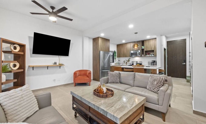 Playas De Tijuana House | Lux townhome 10 minutes to beach & downtown!
