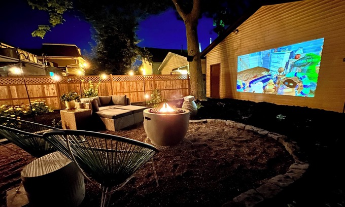 Sheboygan House | LUX Uptown Escape - The Trestern