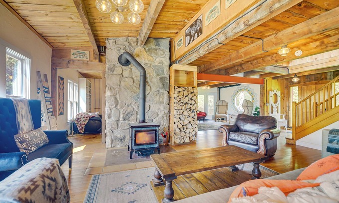 Washington Cabin | Luxe 14-Acre Vermont Countryside Lodge!