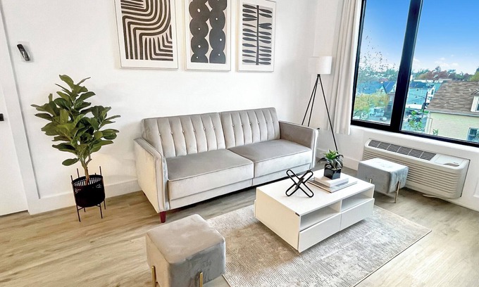 Elizabeth Apartment | Luxe 1BR King-near NYC, EWR,Prudential, NJPAC,Dwntwn Newark, MetLife