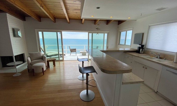 Los Angeles County Apartment | LUXE 2-bedroom Malibu apartment on the sand