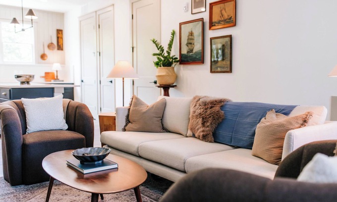 Athens Apartment | Luxe 2BR Game Day Retreat by MHM Luxury Properties