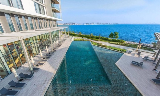 Dubai Apartment | Luxe 3+1 BR Oceanfront Apt ♥ of Bluewaters Island