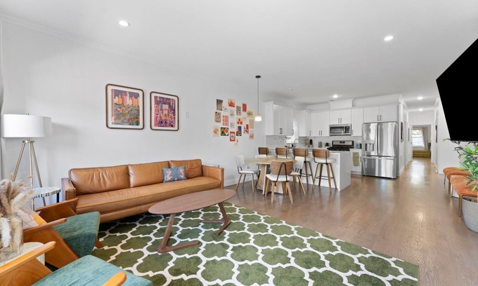 Greenville Apartment | Luxe 3BR Backyard Zen [25 min to NYC] [Sleeps 10]