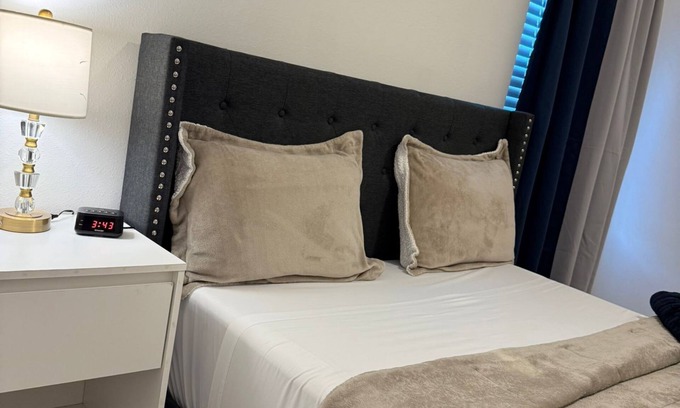 North Houston Apartment | Luxe 3BR for Families Nurses and Group