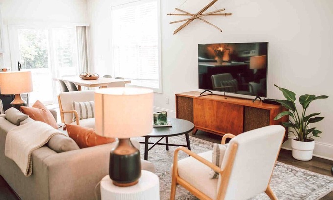 Athens House | Luxe 3BR Game Day Home by MHM Luxury Properties