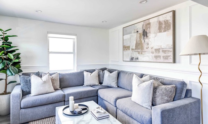 Arlington Views Apartment | Luxe 3BR & Parking with Outdoor Space - 6-min to DC