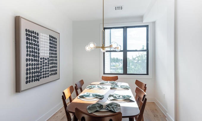 Greenville House | Luxe 4-bedroom house in charming Jersey City, next to Lightrail into NYC