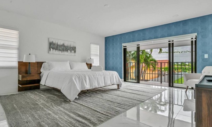 Olympia Heights House | Luxe 4BD Duplex w/Heated Pool Close to Restaurants