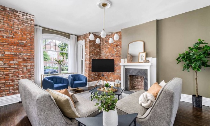 Italian Village House | Luxe 4BR w/Chef Kitchen | Walk to OSU + Downtown