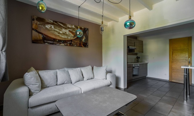 Roissy-en-France Apartment | Luxe-Apartment-Deluxe-Private Bathroom-City view