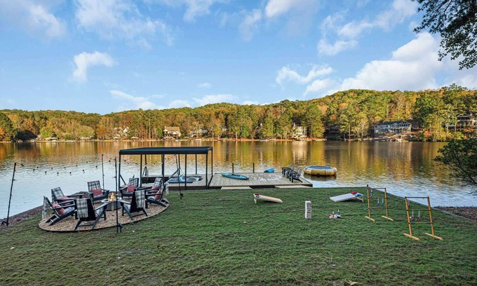 Waleska House | Luxe Arrowhead Lakefront 4 Br~Hot Tub~Pool Table
