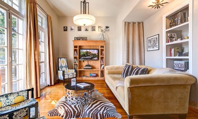 Faubourg Livaudais Bed & Breakfast | Luxe Balcony Views of New Orleans Garden District