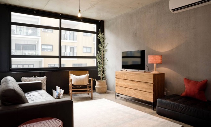 Kingston Apartment | LUXE Boutique Warehouse Style KING BED - EV Charger - Central Canberra Location!
