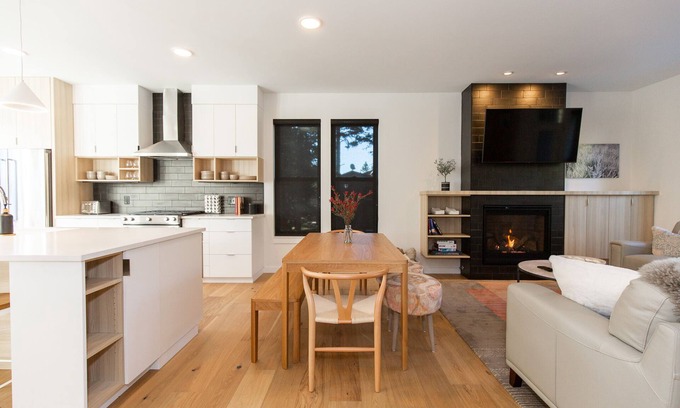 Bozeman Condo | Luxe Bridger Bowl Chalet