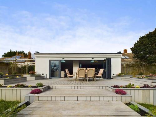 Worthing Villa | Luxe Bungalow w/Hot tub, pool table & more