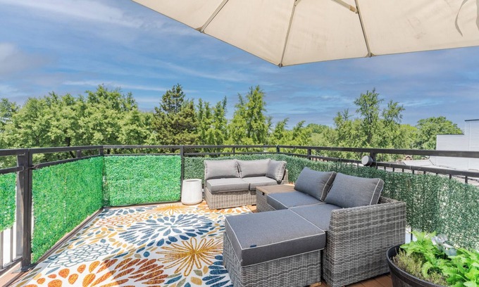 Trinidad Apartment | Luxe City Retreat/Rooftop Deck Getaway/H St/Union Station/Union Market
